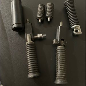 Harley Davidson Sportster Pegs & Throttle Sleeve